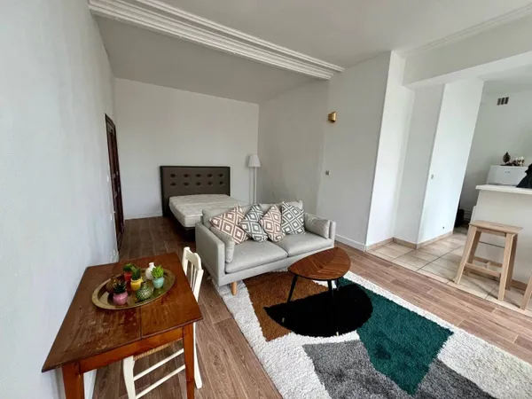 Studio 1 pièce 32 m² 