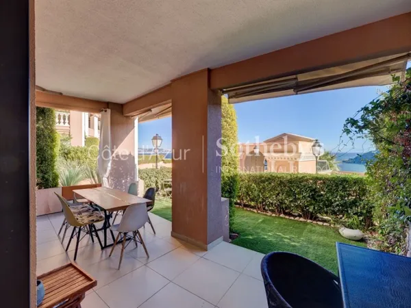 Appartement 2 pièces à vendre à Théoule-sur-Mer avec jardin et a 