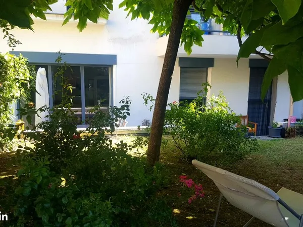 T2 meublé avec jardin 150m2, garage et cave 