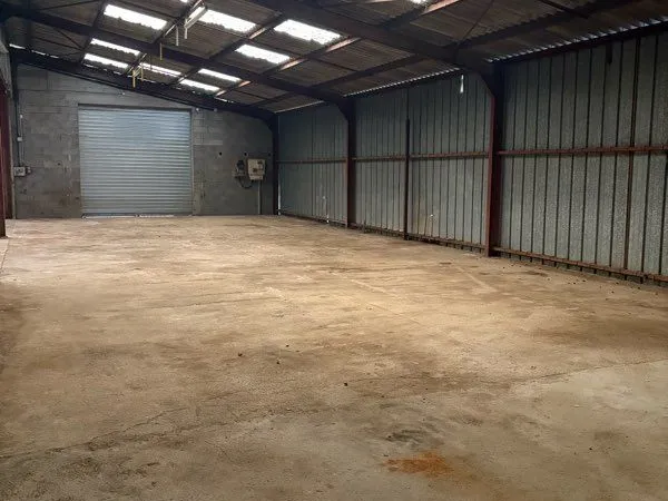 Loue Local de stockage 
