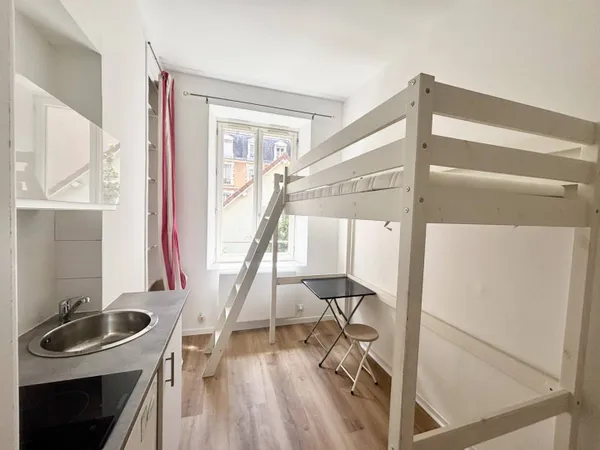 Studio 1 pièce 11 m² 
