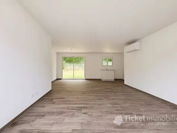 Maison de plain-pied 5 pièces 108 m² 