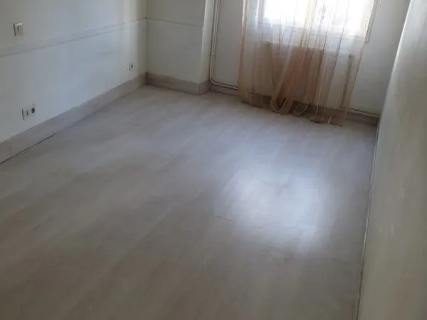 Appartement Centre Marmagne avec cour et cave 