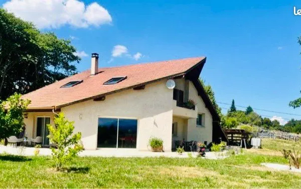 Villa d architecte et terrain constructible avec vue 