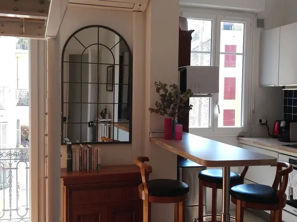 Meublé & rénové / Furnished & fully renovated 