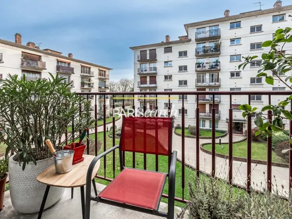 SAINT CLOUD, appartement familial avec balcons et parking 