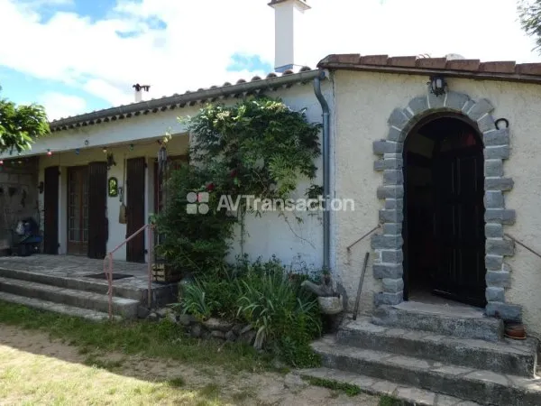 Maison de plain pied sur 1325 m2 de jardin