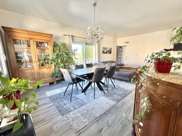 Maison 6 pièces 185 m²
