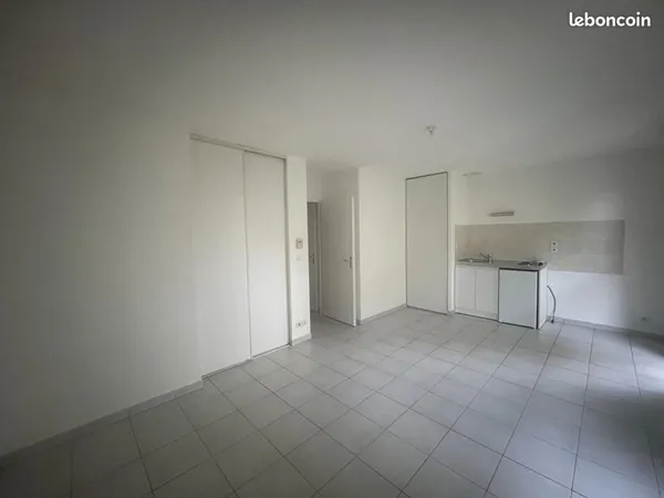 Studio 1 pièce 29 m² 