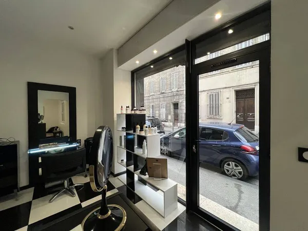 Boutique 2 pièces 40 m² 