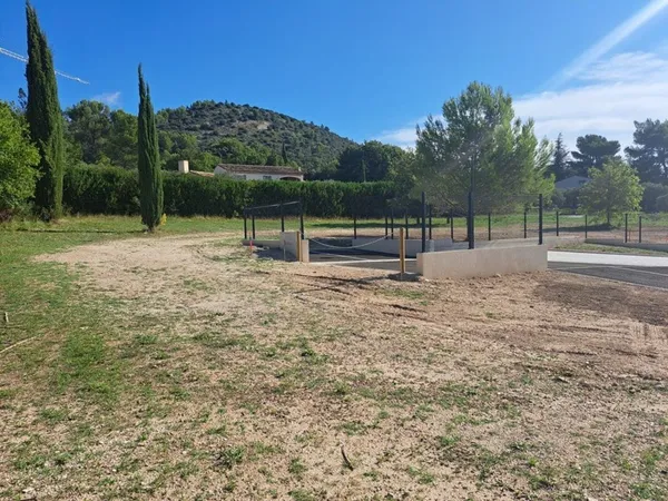 Terrain 570 m² 