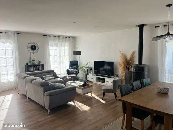 Maison familiale rénovée - 106 m² + grand garage - Proche lac des Carolins 