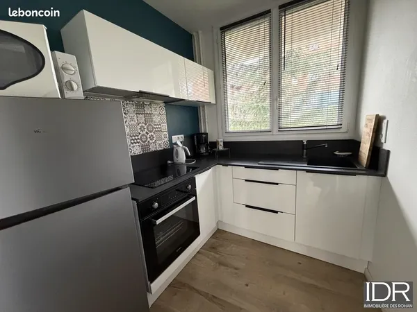 Studio 1 pièce 28 m² 