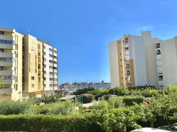 Studio 1 pièce 20 m² 