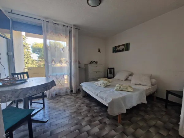 Studio 1 pièce 18 m² 