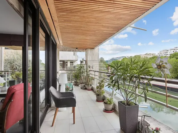 ILE DE LA JATTE - APPARTEMENT TERRASSE 