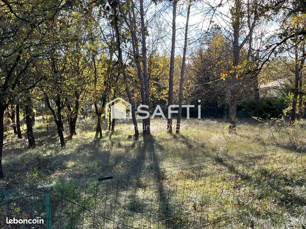 Terrain 2500 m² CALLAS 