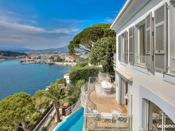 Villa 8 pièces 320 m² 