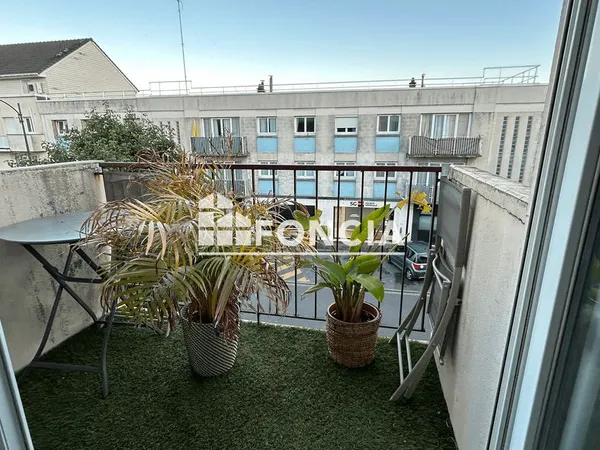 Beau 3P refait à neuf au 2ème avec balcon et parking à côté de la Gare 