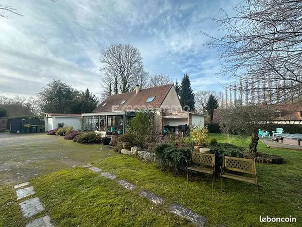 Maison 10 pièces 323 m² 