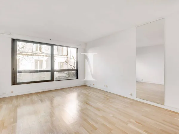Studio 1 pièce 35 m² 