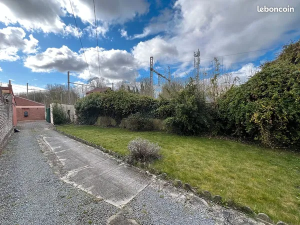 Terrain 372 m² LILLERS 