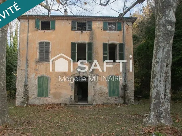 Propriété 9 pièces 233 m² 