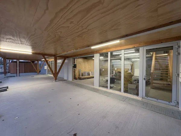 Local commercial 180 m² 