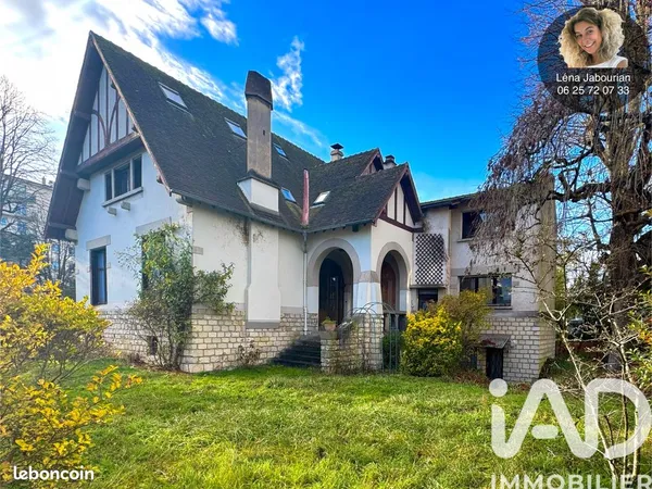 Propriété 11 pièces 266 m² 