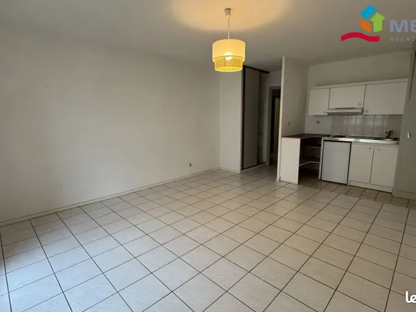Studio 1 pièce 32 m² 