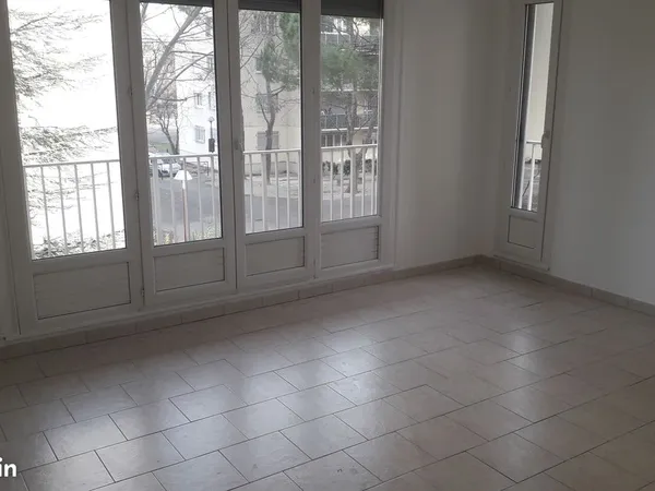 Location F2 55 m2 