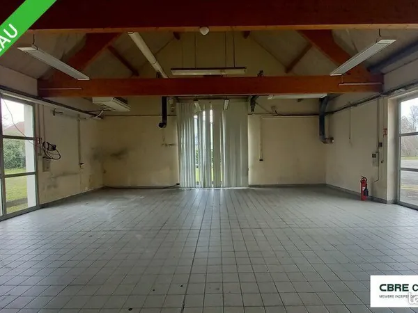 Local d'activité 2 000 m² 