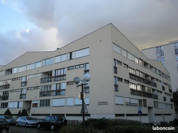 Studio 1 pièce 32 m² 