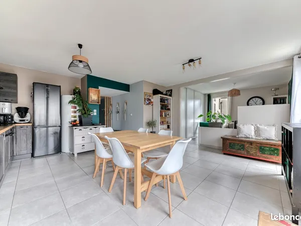 Exclusivité - t4 moderne avec terrasse - charly ferratières 