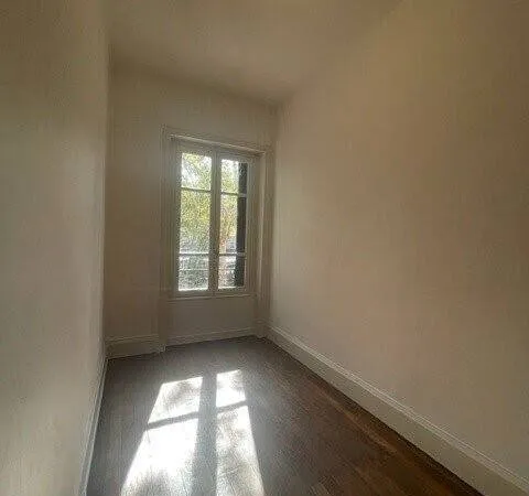 Studio 1 pièce 30 m² 
