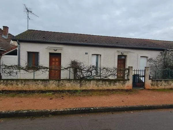 Studio Meublé avec terrasse + cagibi 