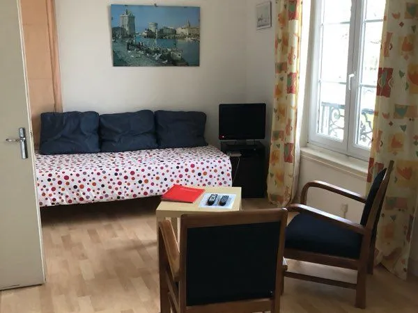 Location, Grand studio meublé 