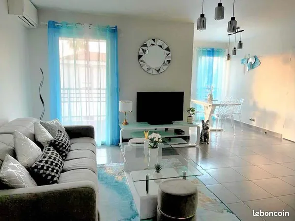 Location meublée appartement 2 pièces 56 m² Marseille 8E 