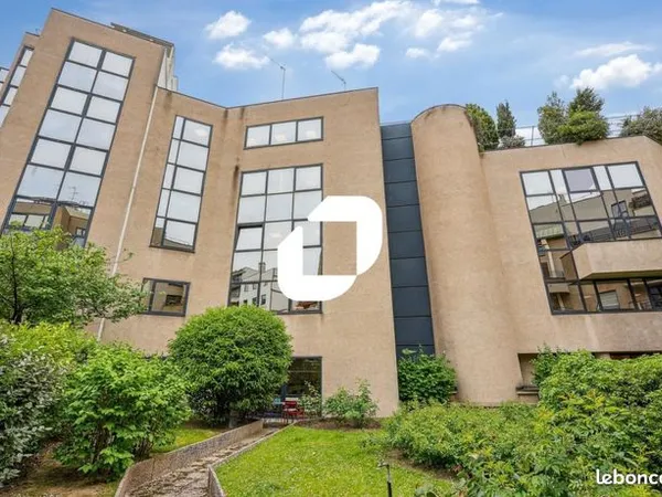 Bureaux 318 m² 