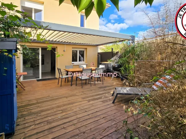 MAISON AVEC JARDIN ET GARAGE 