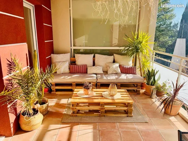 T1/2 meublé 27m2 au calme avec terrasse 17m2 exposée plein sud 