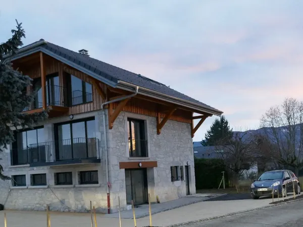 Appartement 4 pièces - 99 m² Charpente apparente 