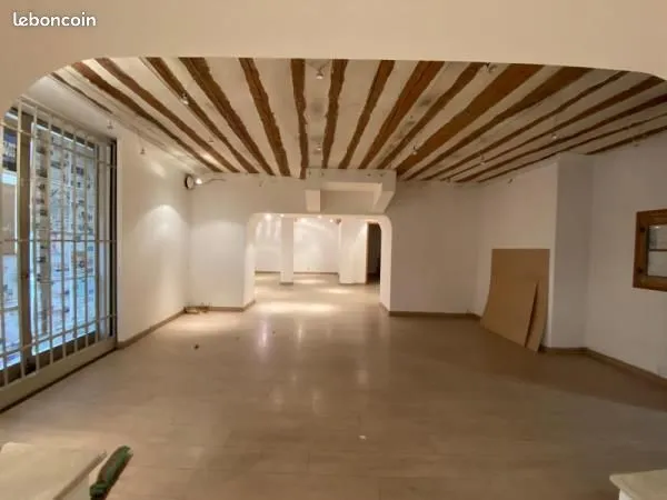 Local commercial 130 m² 