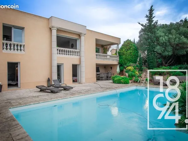 Villa 7 pièces 200 m² 
