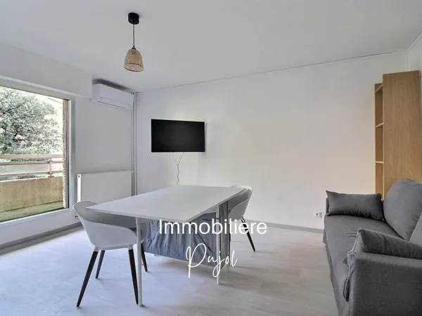 Studio 1 pièce 27 m² 