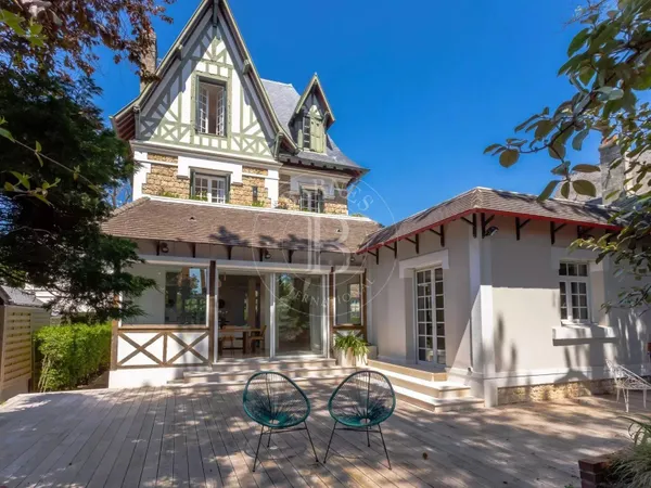Deauville Triangle d'Or, superbe villa avec sa maison d'amis 