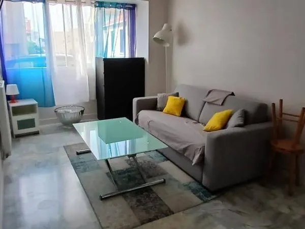 Studio 1 pièce 21 m² 