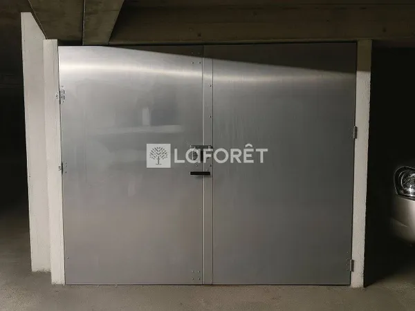 Parking 13 m² 