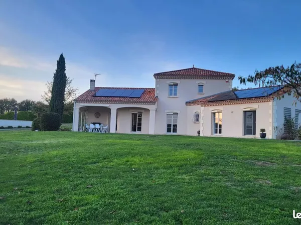 Maison 5 pièces 204 m² 