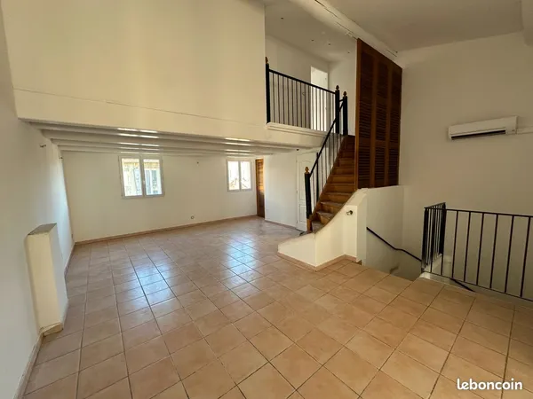 Magnifique type 3 en duplex climatisé avec terrasse de 11m², Garantie VISALE acceptée 